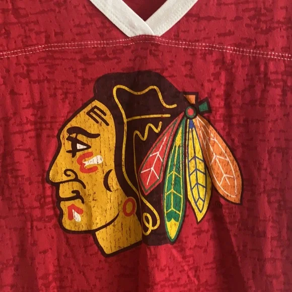 ❄️4 for $20❄️ Chicago Blackhawks T-Shirt - Picture 2 of 4
